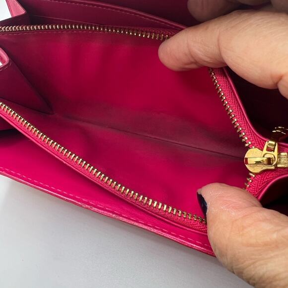 GUC Preowned Louis Vuitton Red Vernis Sarah Wallet - Picture 6 of 11